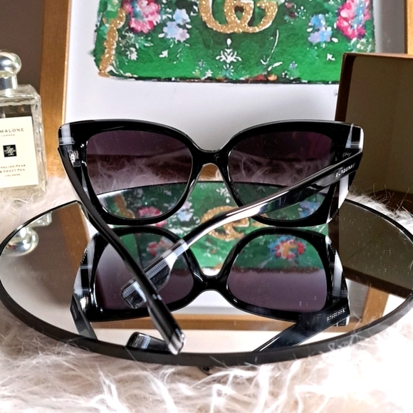 Burberry NWTs Meryl Shiny Black, White Sunglasses main image 5